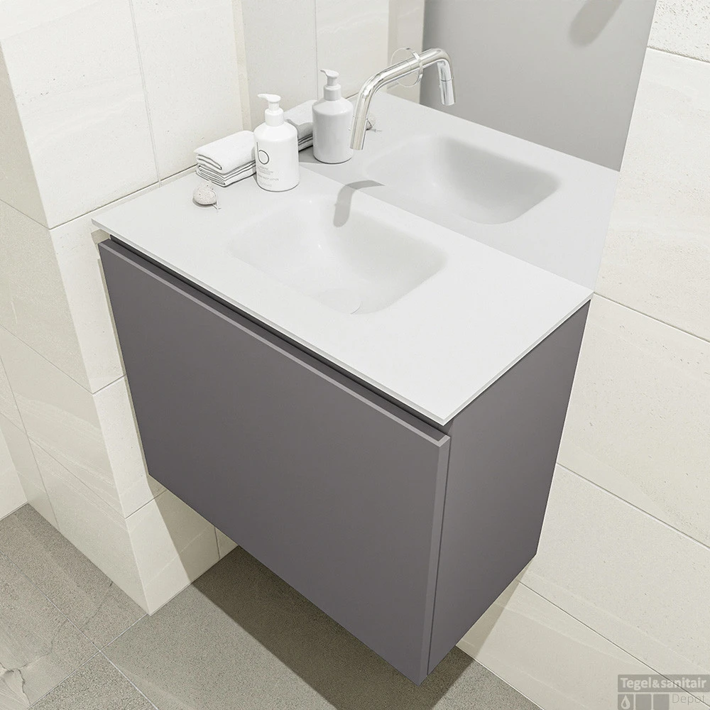 MONDIAZ OLAN 60cm Toiletmeubel Dark Grey. LEX Wastafel Talc Midden Geen Kraangat 3 MONDIAZ OLAN 60cm Toiletmeubel Dark Grey. LEX Wastafel Talc Midden Geen Kraangat - Afbeelding 3
