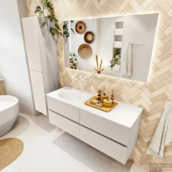 MONDIAZ VICA 130cm Badmeubel Onderkast Linen 4 Lades. Wastafel Moon Links Zonder Kraangat, Kleur Talc Met Spiegel LED. -Zalig Baden Verkoopwinkel badkamermeubel vica linen moon talc set2 0063