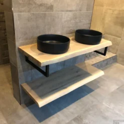 Badkamermeubel BWS Woodstone Twee Bovenbladen Met Boomstamkant 140 Cm (met Beugels En Waskommen) -Zalig Baden Verkoopwinkel badmeubelset bws woodstone 140 cm twee planken zwarte waskommen sfeer 1