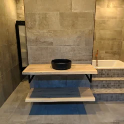 Badkamermeubel BWS Woodstone Twee Bovenbladen Met Boomstamkant 60 Cm (met Beugels En Waskom) -Zalig Baden Verkoopwinkel badmeubelset bws woodstone 60 cm twee planken zwarte kom detail2