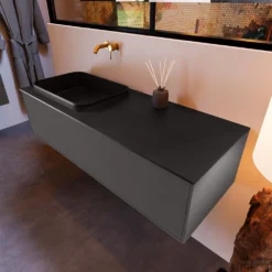 Badkamermeubelset Mondiaz Erin 120 Cm Met 1 Lade Met RIDGE Wastafel Links Urban Zonder Kraangaten Greeploos Mat Dark Grey -Zalig Baden Verkoopwinkel erin dark grey ridge urban top 0007