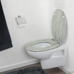 Toiletzitting Tiger Titan Comfort Feel Softclose Houtstructuur Grijs -Zalig Baden Verkoopwinkel toiletzitting tiger titan comfort feel softclose houtstructuur grijs sfeer 4
