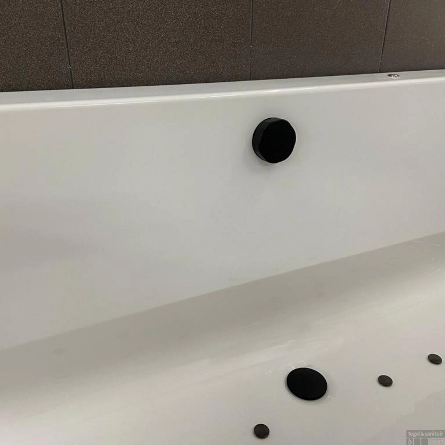 Whirlpool Boss & Wessing Dahlia Jetline 190x90 Cm Bodem Luchtsysteem Black Tin 2 Whirlpool Boss & Wessing Dahlia Jetline 190x90 Cm Bodem Luchtsysteem Black Tin - Afbeelding 2