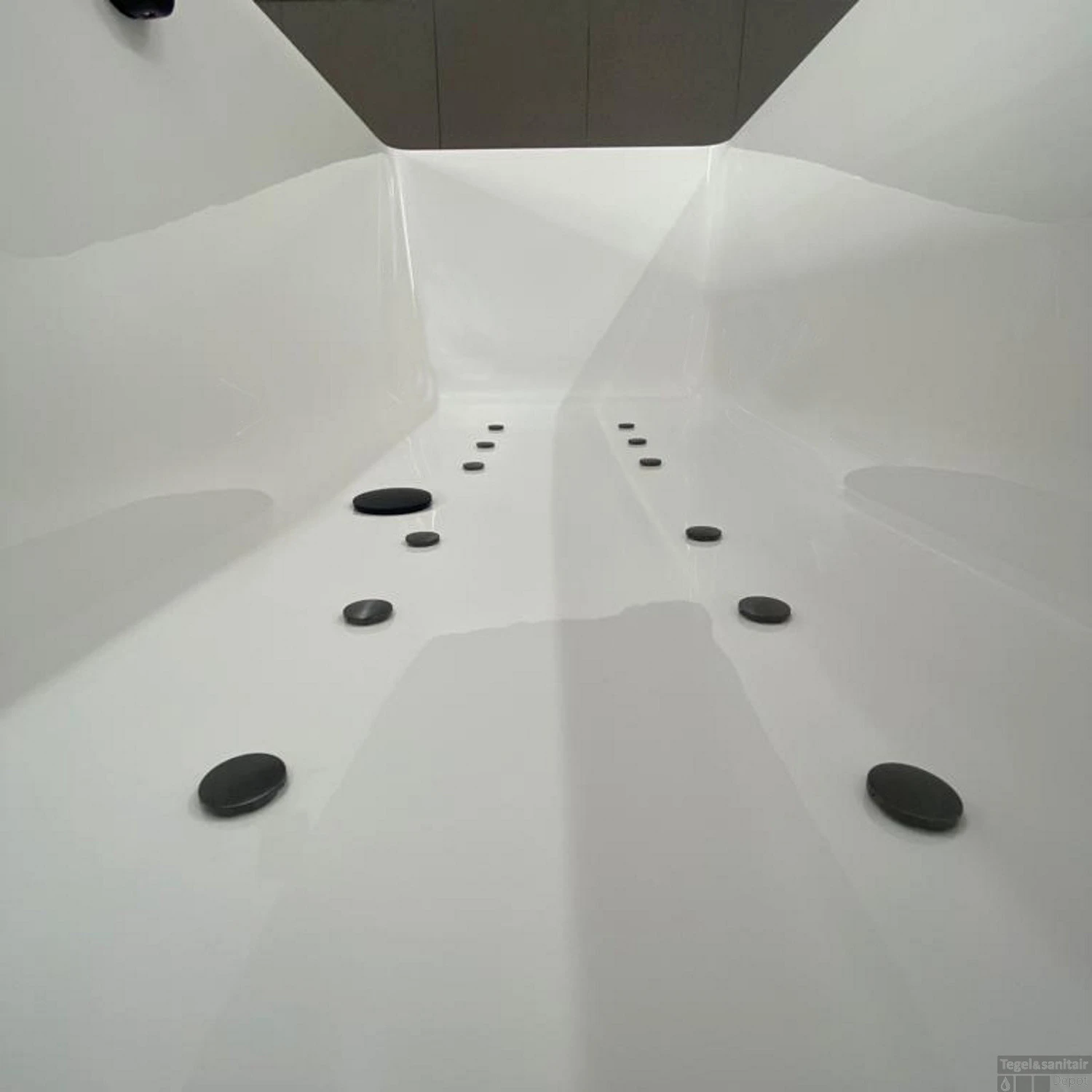 Whirlpool Boss & Wessing Dahlia Jetline 190x90 Cm Bodem Luchtsysteem Black Tin 3 Whirlpool Boss & Wessing Dahlia Jetline 190x90 Cm Bodem Luchtsysteem Black Tin - Afbeelding 3